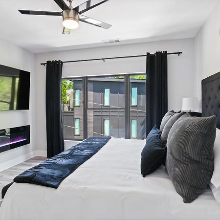 The Red Door - Ultra Modern Atlanta Home - Designedbydom Ngoại thất bức ảnh