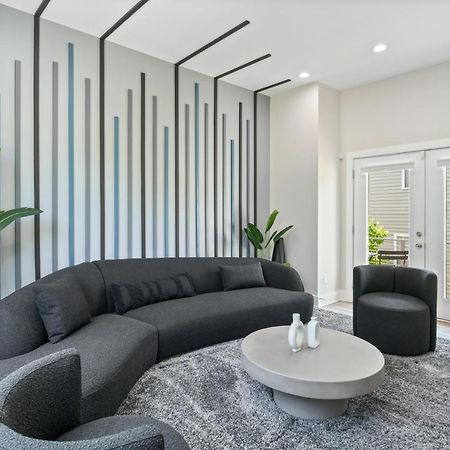 The Red Door - Ultra Modern Atlanta Home - Designedbydom Ngoại thất bức ảnh