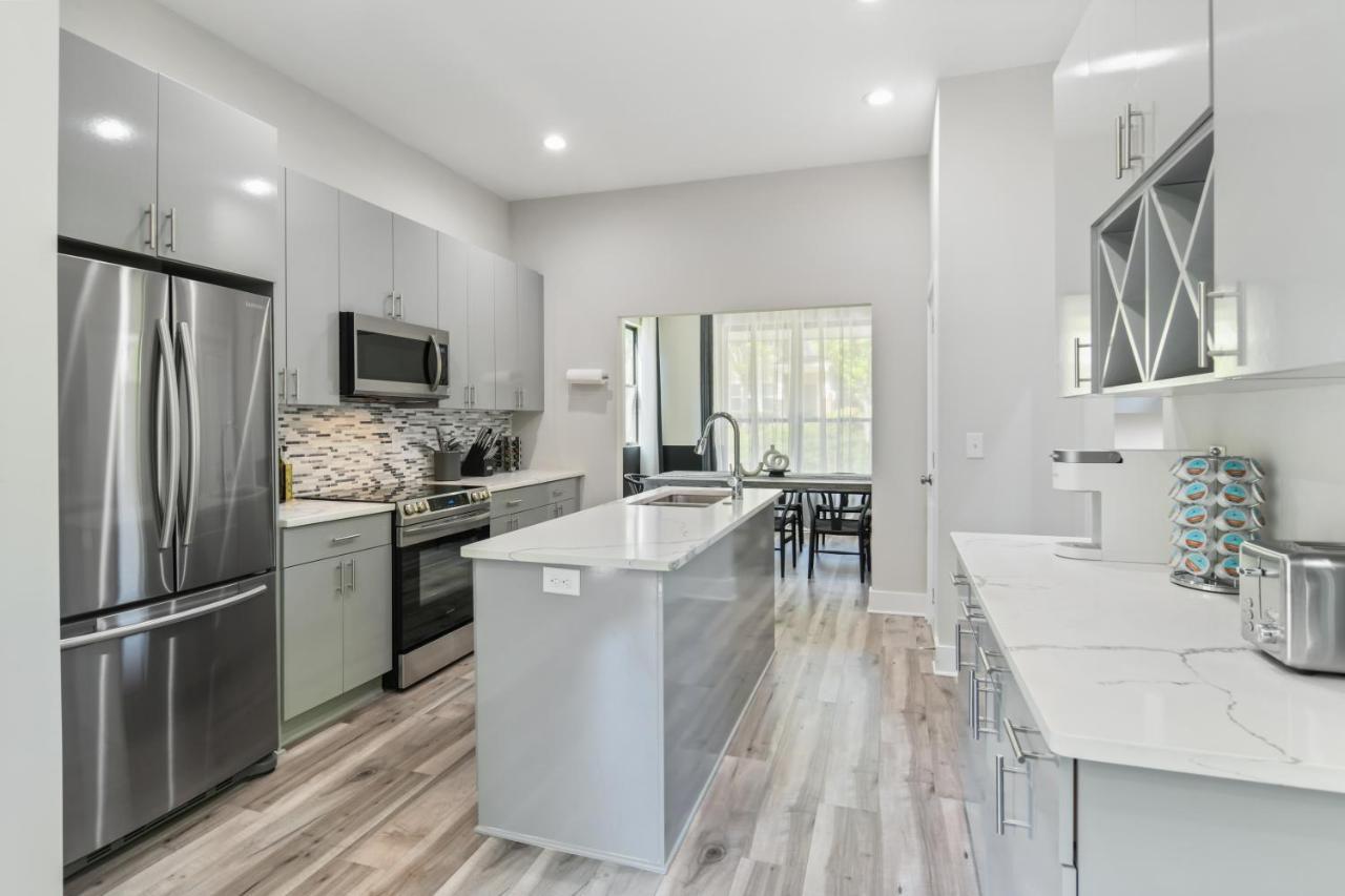 The Red Door - Ultra Modern Atlanta Home - Designedbydom Ngoại thất bức ảnh