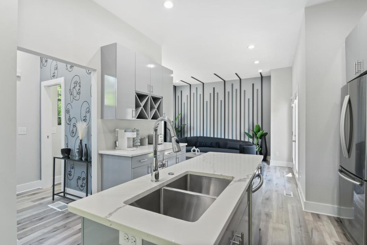 The Red Door - Ultra Modern Atlanta Home - Designedbydom Ngoại thất bức ảnh