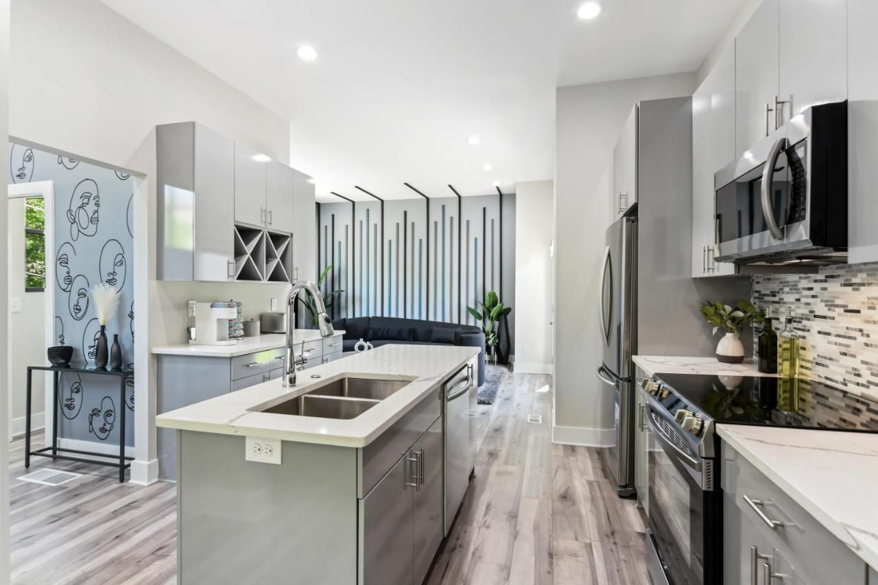 The Red Door - Ultra Modern Atlanta Home - Designedbydom Ngoại thất bức ảnh