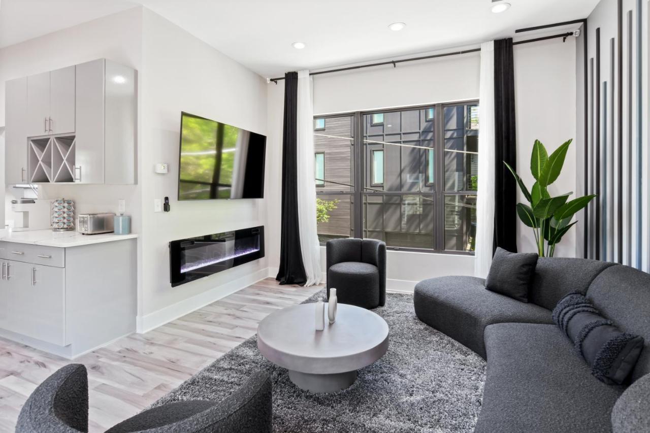 The Red Door - Ultra Modern Atlanta Home - Designedbydom Ngoại thất bức ảnh