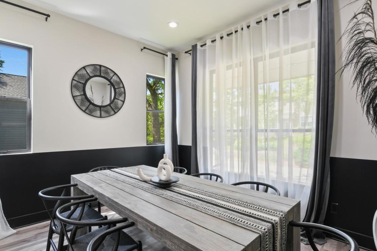 The Red Door - Ultra Modern Atlanta Home - Designedbydom Ngoại thất bức ảnh