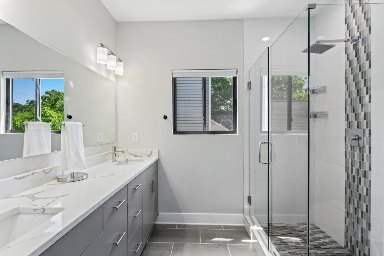 The Red Door - Ultra Modern Atlanta Home - Designedbydom Ngoại thất bức ảnh
