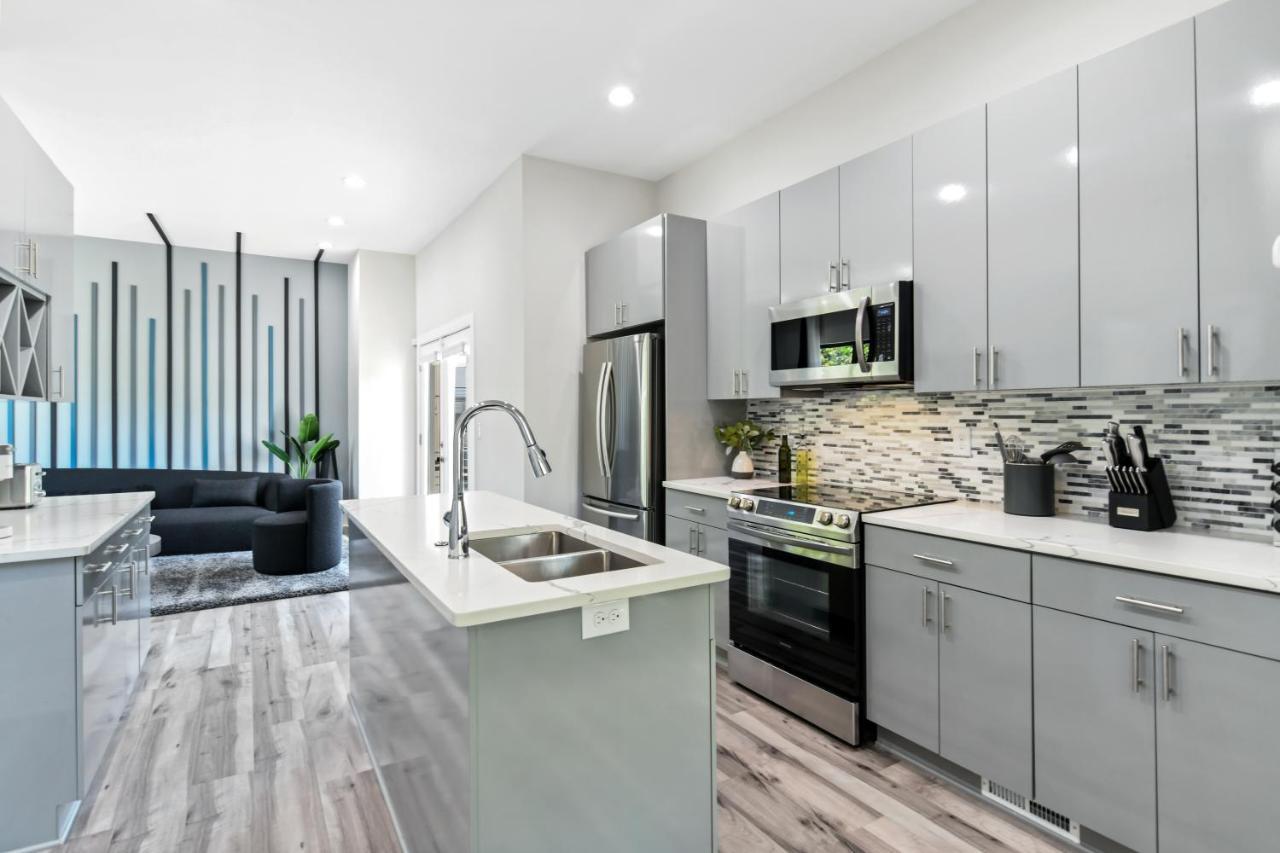 The Red Door - Ultra Modern Atlanta Home - Designedbydom Ngoại thất bức ảnh