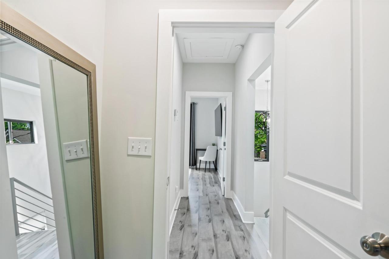 The Red Door - Ultra Modern Atlanta Home - Designedbydom Ngoại thất bức ảnh