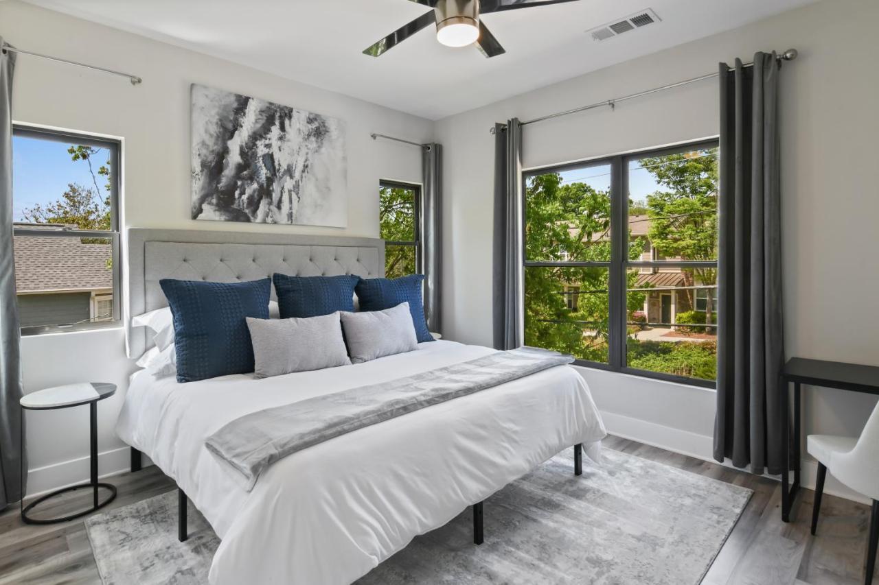 The Red Door - Ultra Modern Atlanta Home - Designedbydom Ngoại thất bức ảnh