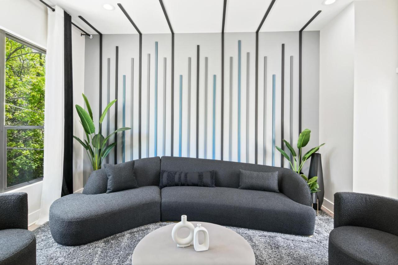 The Red Door - Ultra Modern Atlanta Home - Designedbydom Ngoại thất bức ảnh