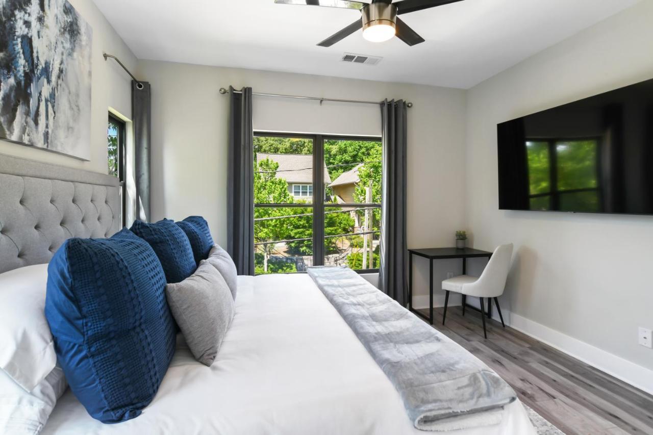 The Red Door - Ultra Modern Atlanta Home - Designedbydom Ngoại thất bức ảnh