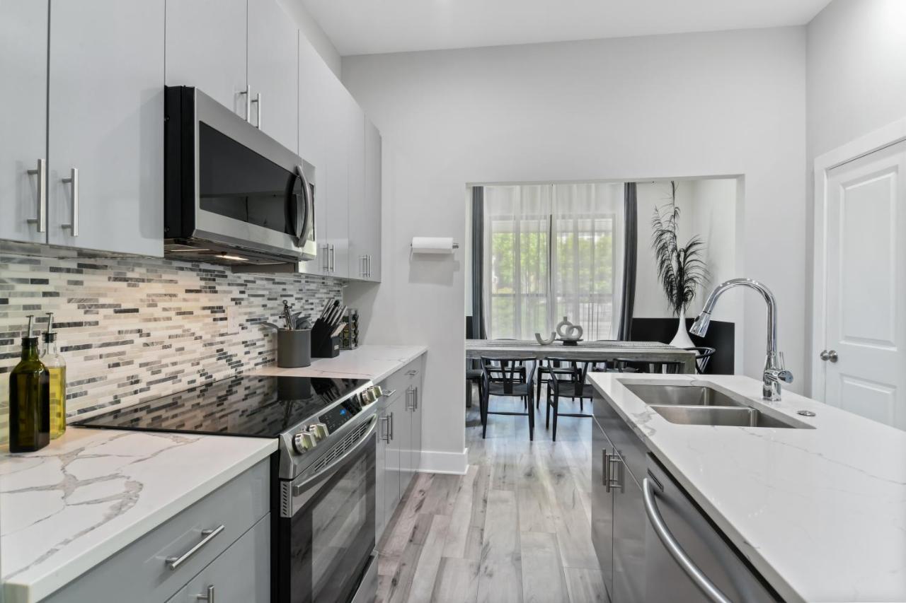 The Red Door - Ultra Modern Atlanta Home - Designedbydom Ngoại thất bức ảnh
