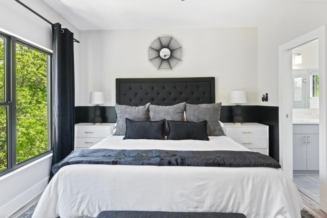 The Red Door - Ultra Modern Atlanta Home - Designedbydom Ngoại thất bức ảnh